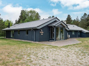 Spacious Cottage in Blavand Jutland with Sauna